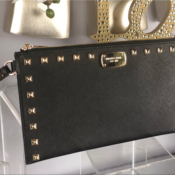 Michael Kors Jet Set Large Zip Clutch Wristlet - Picture 3 of 8